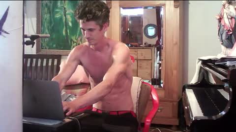 Snapshot of twoforallprivate chatting on 1, 11, 2025 TobeBritta online show from 1, 11, 2025