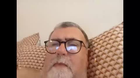 twohats2810 online show from 29, 11, 2025