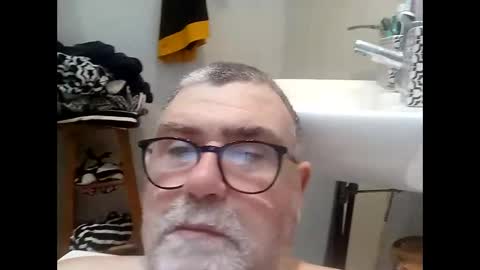 twohats2810 online show from 9, 1, 2026