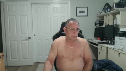 Twopeopleinlove online show from 13, 11, 2025