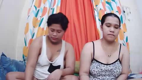 Snapshot of twowetcuties chatting on 5, 2, 2025 Lyn and lea online show from 5, 2, 2025