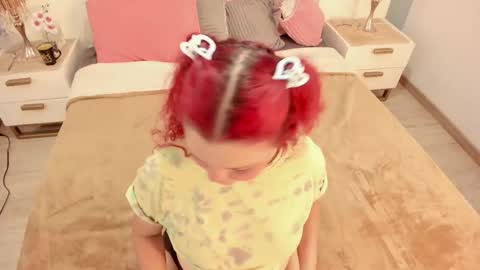 Twiggy online show from 10, 9, 2025