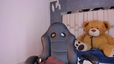 Snapshot of tyla_demon chatting on 14, 2, 2025 TYLA online show from 14, 2, 2025