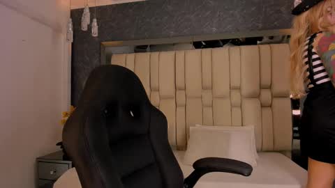 Snapshot of tyla_demon chatting on 14, 10, 2025 TYLA online show from 14, 10, 2025