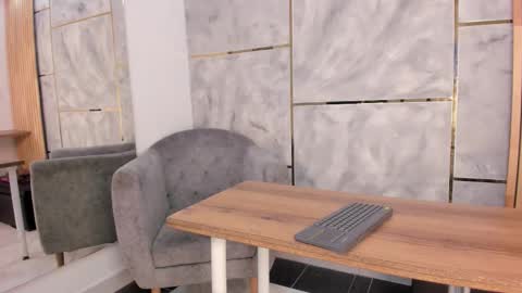 Snapshot of tyla_demon chatting on 17, 12, 2025 TYLA online show from 17, 12, 2025