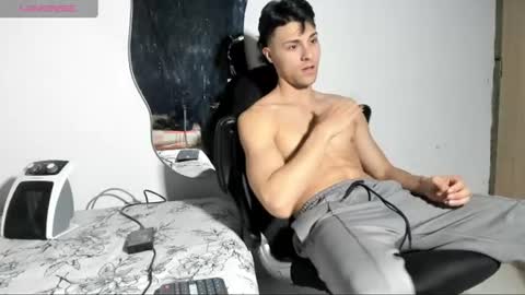 Snapshot of tyler_axel chatting on 27, 6, 2026 tyler_axel online show from 27, 6, 2026