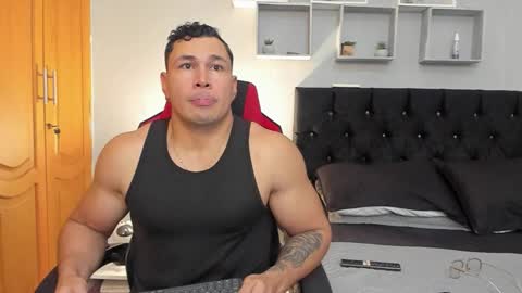 tyler_hank1 online show from 29, 3, 2026