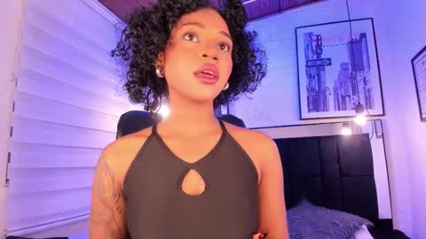 Snapshot of tylla_ chatting on 15, 10, 2025 online show from 15, 10, 2025