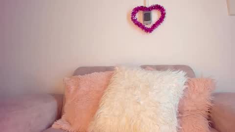 tylla__ online show from 25, 2, 2026