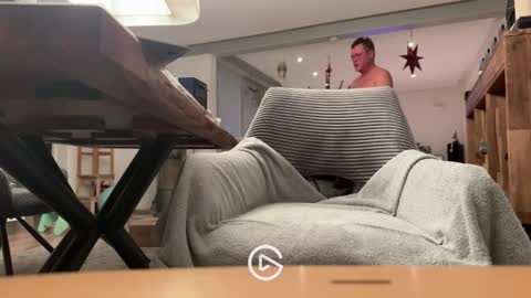 Snapshot of ueberdruck01 chatting on 17, 12, 2025 ueberdruck01 online show from 17, 12, 2025