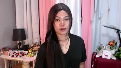Snapshot of ugly_asianlover chatting on 19, 12, 2024 rechelle online show from 19, 12, 2024