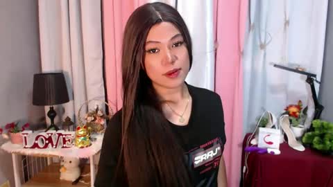 Snapshot of ugly_asianlover chatting on 19, 12, 2024 rechelle online show from 19, 12, 2024
