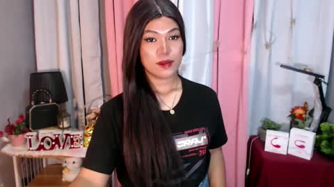 Snapshot of ugly_asianlover chatting on 23, 12, 2024 rechelle online show from 23, 12, 2024
