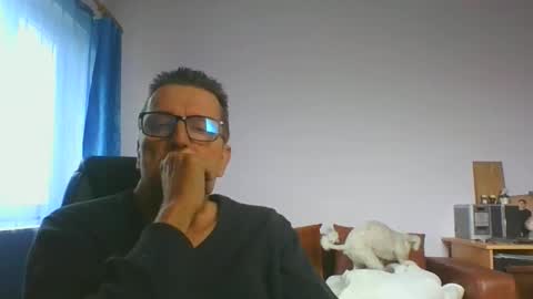 Snapshot of ulmeni4 chatting on 21, 12, 2024 ulmeni4 online show from 21, 12, 2024