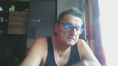 Snapshot of ulmeni4 chatting on 8, 1, 2025 ulmeni4 online show from 8, 1, 2025
