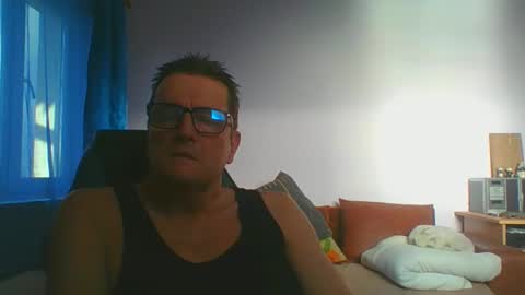 Snapshot of ulmeni4 chatting on 12, 1, 2025 ulmeni4 online show from 12, 1, 2025