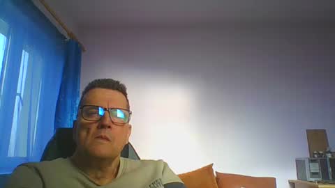 Snapshot of ulmeni4 chatting on 15, 1, 2025 ulmeni4 online show from 15, 1, 2025