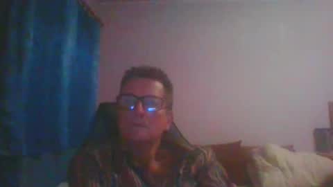 Snapshot of ulmeni4 chatting on 22, 10, 2025 ulmeni4 online show from 22, 10, 2025