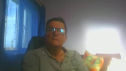 Snapshot of ulmeni4 chatting on 25, 10, 2025 ulmeni4 online show from 25, 10, 2025