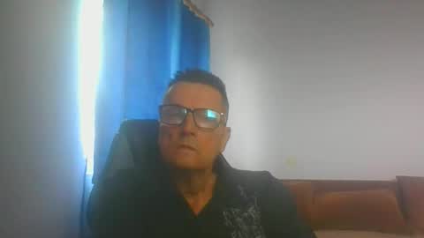 Snapshot of ulmeni4 chatting on 28, 10, 2025 ulmeni4 online show from 28, 10, 2025