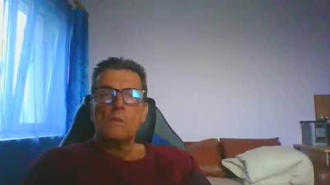 Snapshot of ulmeni7 chatting on 18, 10, 2025 ulmeni7 online show from 18, 10, 2025