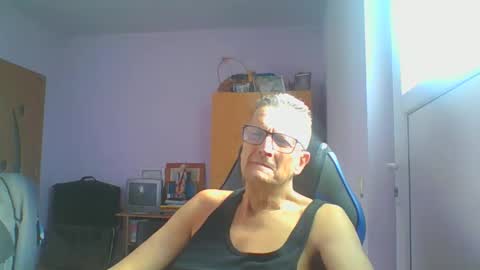 Snapshot of ulmeni7 chatting on 1, 11, 2025 ulmeni7 online show from 1, 11, 2025