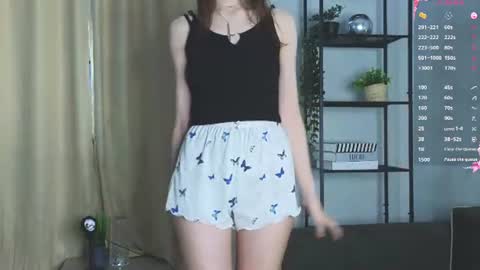 Snapshot of umbraelyon chatting on 27, 6, 2026 Liliane online show from 27, 6, 2026
