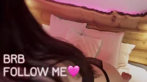 Snapshot of una_medisson chatting on 6, 12, 2024 Una  online show from 6, 12, 2024