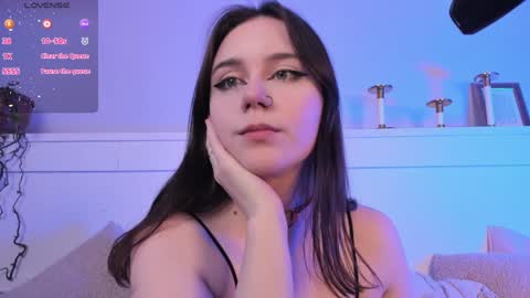 Snapshot of una_medisson chatting on 4, 2, 2025 Una  online show from 4, 2, 2025