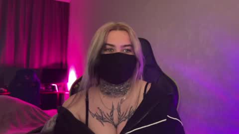unaxyling online show from 4, 4, 2026