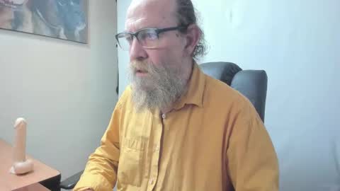 Uncle Hottie online show from 3, 3, 2026