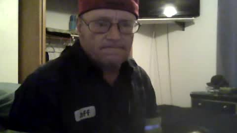 Snapshot of unclemuff chatting on 16, 7, 2026 unclemuff online show from 16, 7, 2026