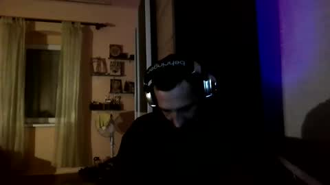 Snapshot of underguy19 chatting on 29, 10, 2025 underguy19 online show from 29, 10, 2025