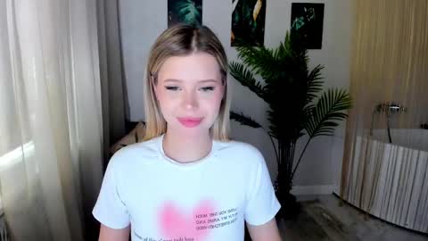 Snapshot of unforgettablalice chatting on 4, 6, 2026 Alice online show from 4, 6, 2026