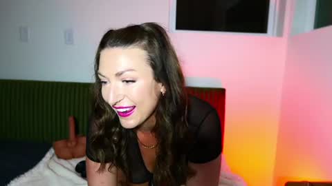 Holly online show from 2, 5, 2026