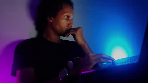 Snapshot of uniballboy chatting on 17, 9, 2025 Uni Ball online show from 17, 9, 2025