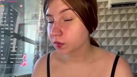 Snapshot of unicuty chatting on 8, 8, 2026 Mila here online show from 8, 8, 2026