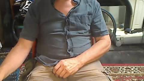 Snapshot of updownunder chatting on 24, 11, 2025 Freddie online show from 24, 11, 2025