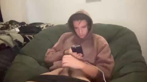 Snapshot of uptowncurls chatting on 8, 10, 2025 uptowncurls online show from 8, 10, 2025