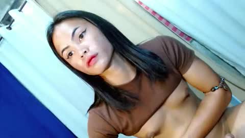 Snapshot of ur_beauty_and_the_beast chatting on 6, 5, 2026 MEGS MEGS online show from 6, 5, 2026