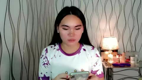 Snapshot of ur_innocent_girlx chatting on 18, 1, 2026 QUEENSY online show from 18, 1, 2026