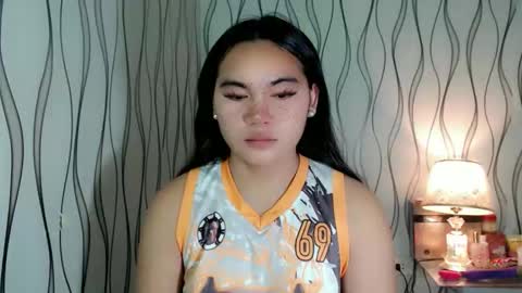 Snapshot of ur_innocent_girlx chatting on 5, 2, 2026 QUEENSY online show from 5, 2, 2026