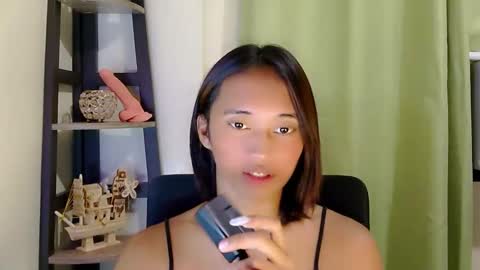 Snapshot of ur_sexyllie chatting on 6, 2, 2026 Ellie online show from 6, 2, 2026