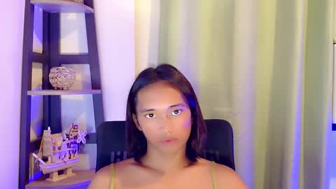 Snapshot of ur_sexyllie chatting on 8, 2, 2026 Ellie online show from 8, 2, 2026