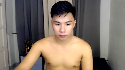 Snapshot of urasian_hardcockxx chatting on 17, 2, 2025 milly online show from 17, 2, 2025