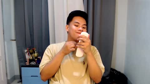 Snapshot of urasian_hardcockxx chatting on 28, 2, 2025 milly online show from 28, 2, 2025