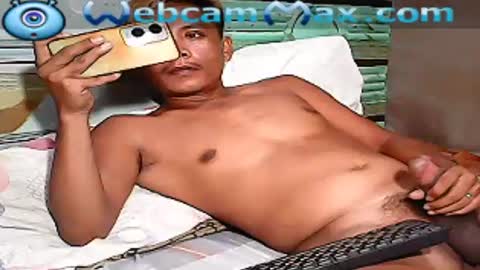 Snapshot of urasiandreamboyx chatting on 19, 12, 2025 John online show from 19, 12, 2025