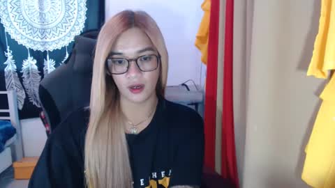 Snapshot of urasiandreamgirlxxx chatting on 8, 12, 2024 jess online show from 8, 12, 2024