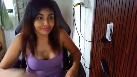 Snapshot of urblossom_vergoxx chatting on 7, 7, 2026 urblossom_vergoxx online show from 7, 7, 2026