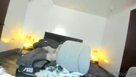 Snapshot of urfavouriteobsession chatting on 29, 11, 2025 Angela Cullens online show from 29, 11, 2025